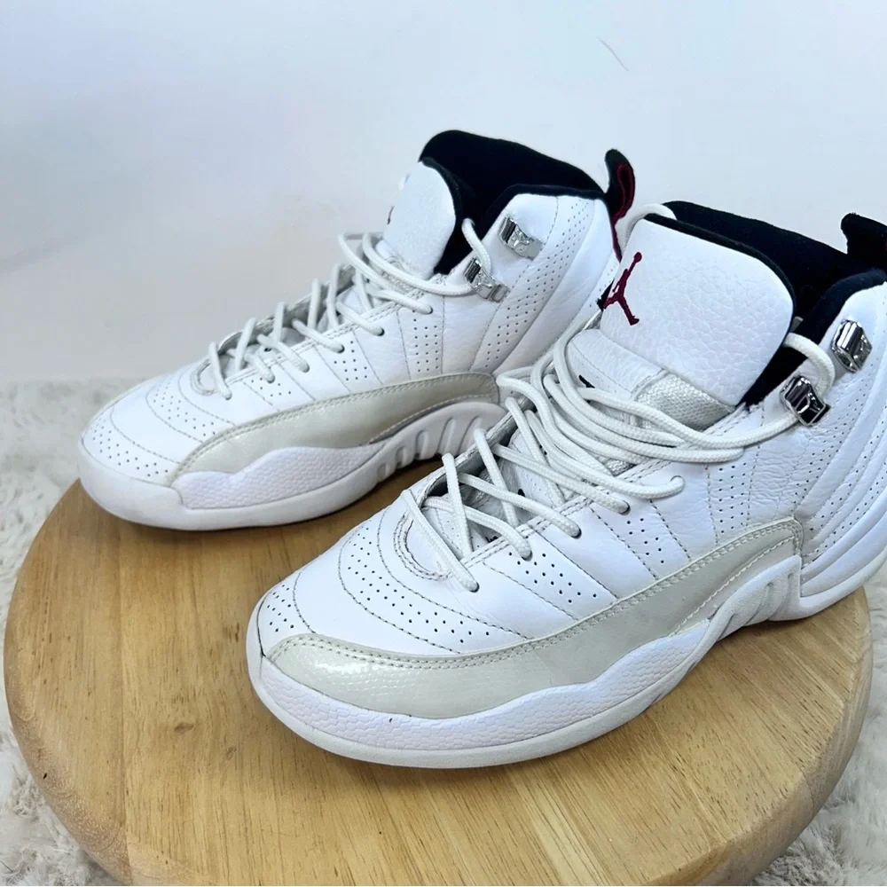 Jordan Kids Sneakers - White and Black 5‎ Youth